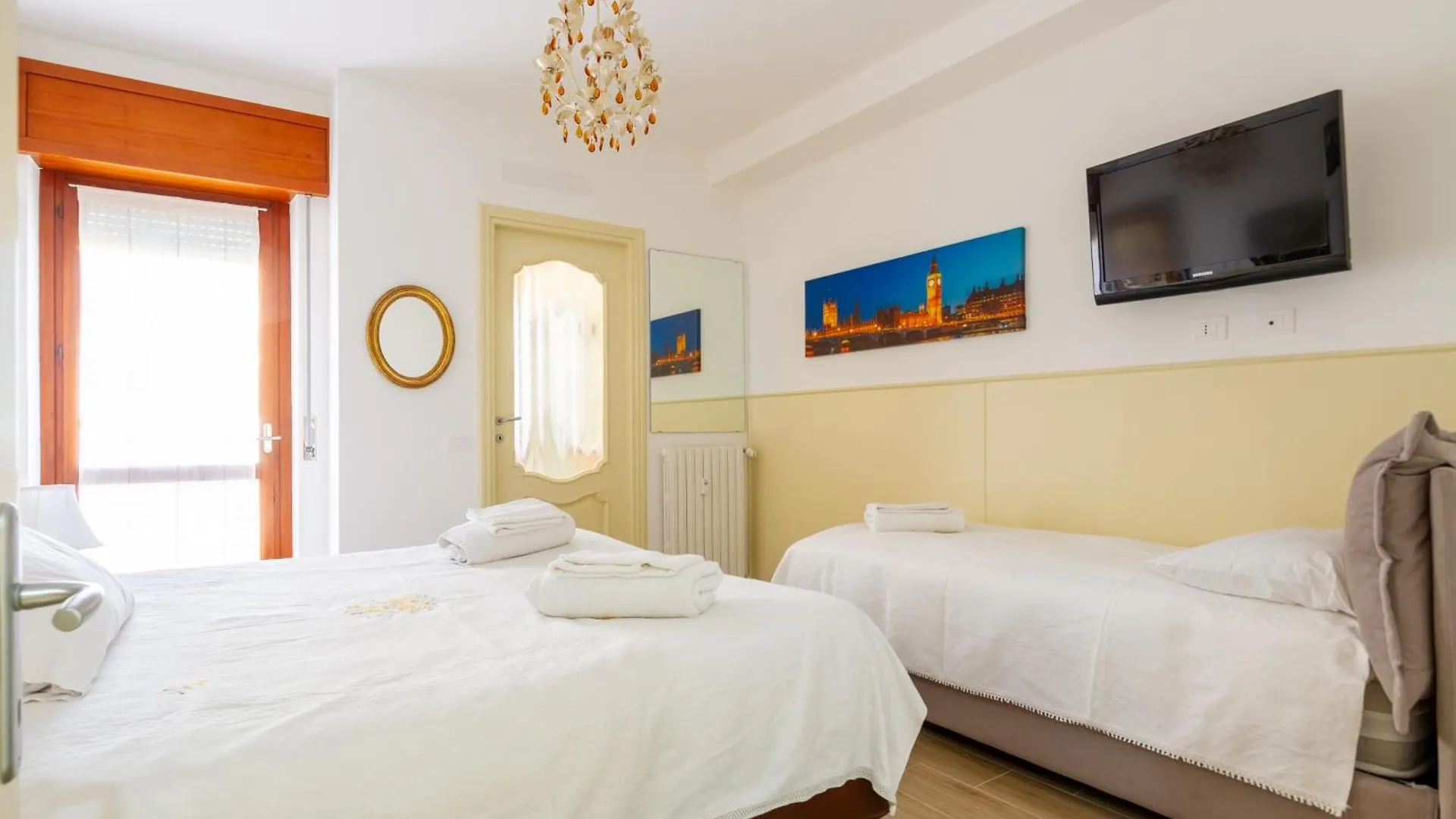 Hotel Dimora Al Naviglio Milano 0*,  Italia